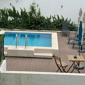 saldanha-pool-garden.hotels-lisbon-portugal.com/